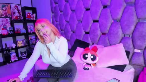 Snapshot of maky_coss chatting on April 7, 2026, 1:33 pm maky_coss online show from April 7, 2026, 1:33 pm