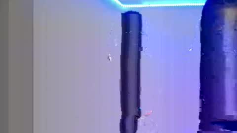 malani_malia online show from November 9, 2025, 4:16 pm