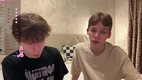 Snapshot of malcolm_yang chatting on December 19, 2024, 6:01 pm Tom and Mark 3 online show from December 19, 2024, 6:01 pm