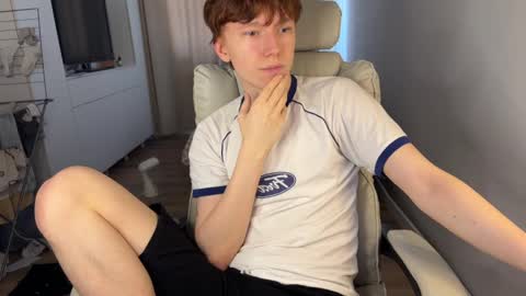 Snapshot of malcolm_yang chatting on November 4, 2025, 10:47 am Tom and Mark 3 online show from November 4, 2025, 10:47 am