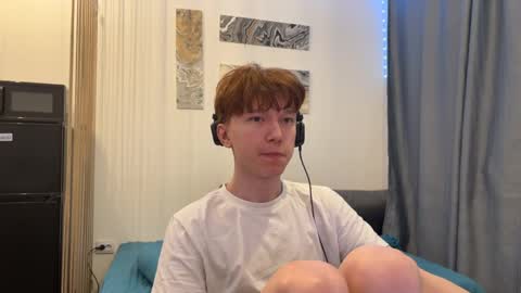 Snapshot of malcolm_yang chatting on December 17, 2025, 4:57 pm Tom and Mark 3 online show from December 17, 2025, 4:57 pm