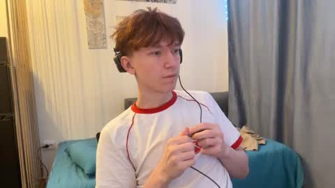 Snapshot of malcolm_yang chatting on December 19, 2025, 9:27 am Tom and Mark 3 online show from December 19, 2025, 9:27 am