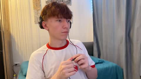 Snapshot of malcolm_yang chatting on December 20, 2025, 4:03 pm Tom and Mark 3 online show from December 20, 2025, 4:03 pm