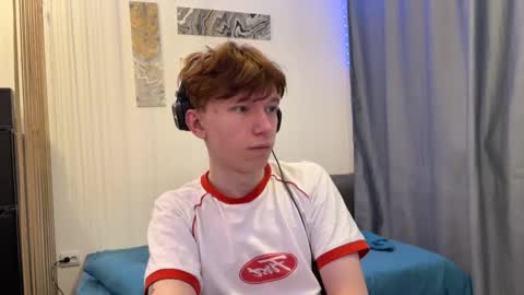 Snapshot of malcolm_yang chatting on December 21, 2025, 5:42 pm Tom and Mark 3 online show from December 21, 2025, 5:42 pm