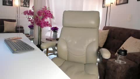 malena99_ online show from May 16, 2026, 8:18 pm