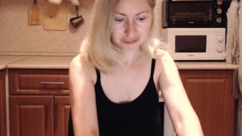 Malena online show from March 8, 2026, 9:18 pm