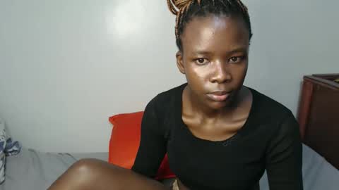 lati online show from November 8, 2025, 1:00 pm