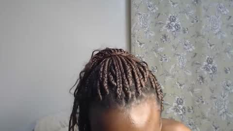 lati online show from December 20, 2025, 2:29 am