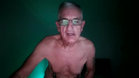 Snapshot of malkie55 chatting on October 18, 2025, 1:52 am malkie55 online show from October 18, 2025, 1:52 am
