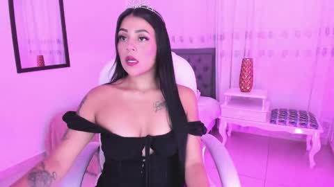 Mallorie online show from April 24, 2026, 5:15 pm