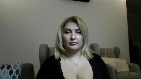malorine online show from November 21, 2025, 7:23 pm