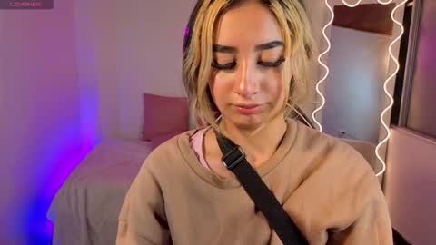 Malory  online show from October 9, 2025, 11:52 am