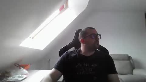 breton online show from December 8, 2024, 9:46 am