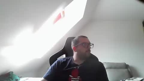 breton online show from October 18, 2025, 11:33 am