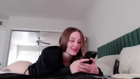 Snapshot of malthevalleyqueen chatting on March 10, 2025, 11:49 pm Mal online show from March 10, 2025, 11:49 pm