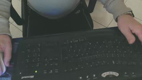 maly246 online show from February 2, 2026, 8:02 am