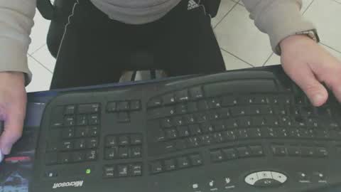 maly246 online show from February 3, 2026, 8:08 am