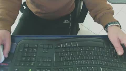 maly246 online show from February 11, 2026, 9:36 am