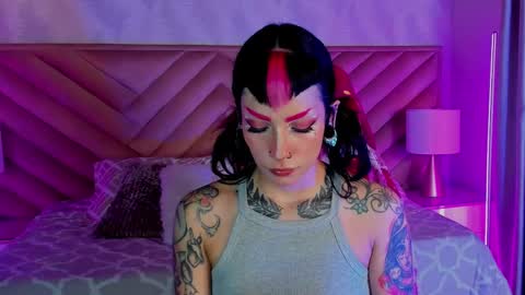 Snapshot of mamushka_ chatting on January 17, 2026, 8:56 pm online show from January 17, 2026, 8:56 pm