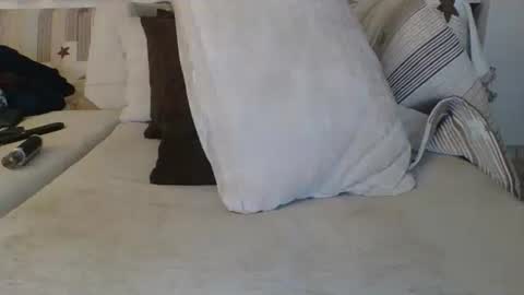 man211172 online show from December 4, 2025, 6:49 pm