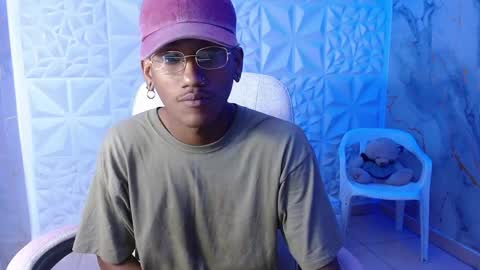 man_sant11 online show from April 12, 2026, 4:34 pm