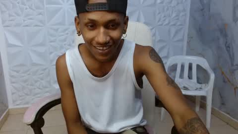 man_sant11 online show from May 8, 2026, 4:12 pm