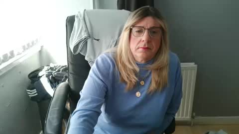 mandy_c online show from April 22, 2026, 8:39 am
