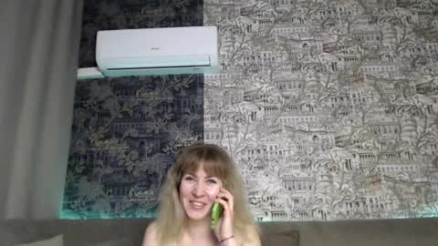 Snapshot of mandy_foxxx chatting on February 13, 2025, 8:03 pm Mandy online show from February 13, 2025, 8:03 pm