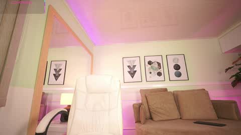 Mandy Collins online show from April 1, 2026, 11:33 am