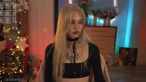 Amelie online show from April 24, 2026, 8:11 pm