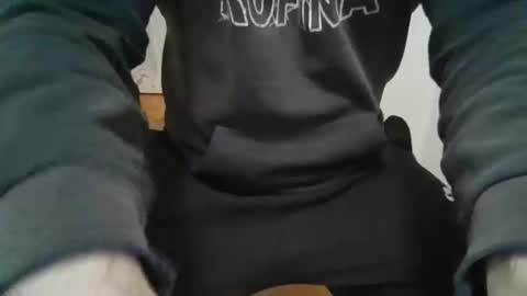 Snapshot of manu17518 chatting on February 2, 2025, 5:15 pm manu17518 online show from February 2, 2025, 5:15 pm