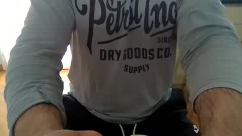 Snapshot of manu17518 chatting on April 2, 2026, 12:03 pm manu17518 online show from April 2, 2026, 12:03 pm