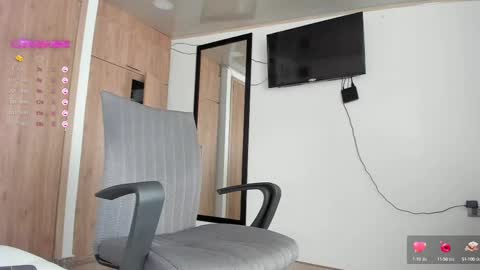 manucute 23  online show from February 26, 2025, 5:39 pm