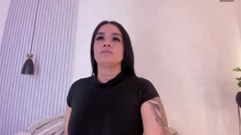 manuela_montes_ online show from April 29, 2026, 11:25 am
