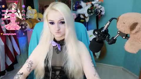 Snapshot of manuela_unicorn chatting on February 24, 2025, 2:26 pm Manuela online show from February 24, 2025, 2:26 pm