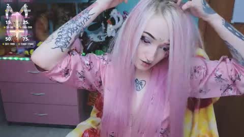 Snapshot of manuela_unicorn chatting on October 16, 2025, 7:48 pm Manuela online show from October 16, 2025, 7:48 pm