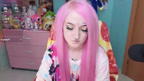 Manuela online show from December 2, 2025, 8:15 pm