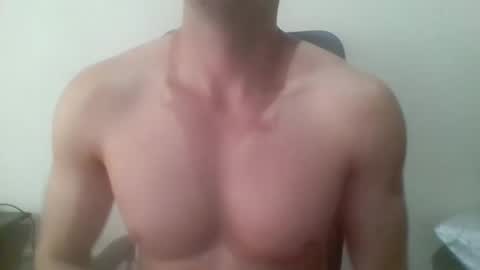 manuelcadavid18 online show from April 28, 2026, 9:53 pm