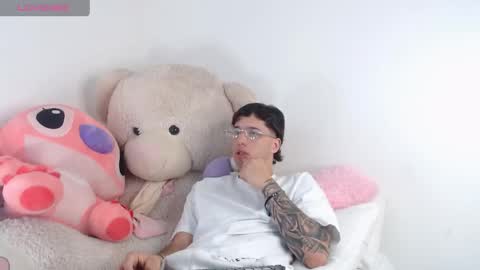 Manuel online show from May 15, 2026, 11:12 pm
