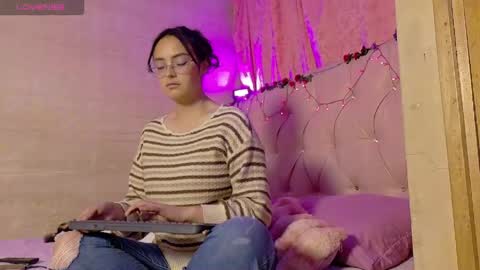 Snapshot of manumeow_ chatting on May 17, 2026, 12:08 am Manu online show from May 17, 2026, 12:08 am