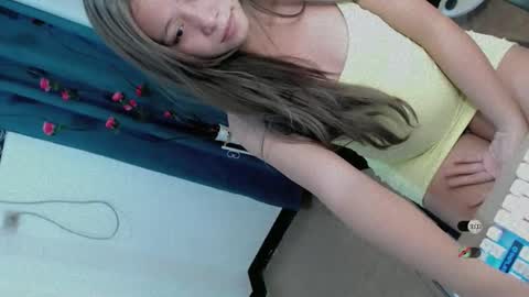 Snapshot of mar_marie chatting on April 30, 2026, 1:50 pm mar_marie online show from April 30, 2026, 1:50 pm