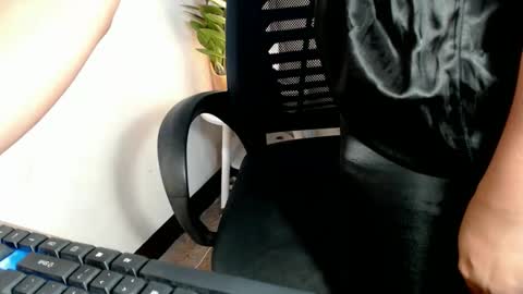 Snapshot of mar_marie chatting on May 16, 2026, 10:47 am mar_marie online show from May 16, 2026, 10:47 am