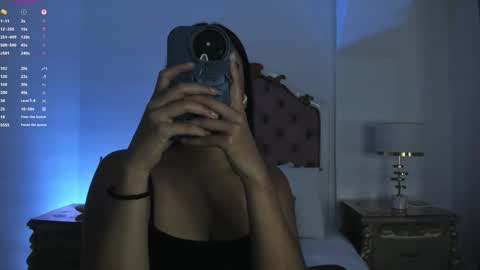 Snapshot of mara_betancurt chatting on February 13, 2026, 3:24 am Mara online show from February 13, 2026, 3:24 am