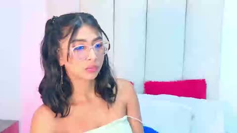 maraa_fox online show from November 1, 2025, 8:44 pm
