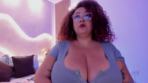 Mrs. Sweet online show from May 5, 2026, 2:08 am