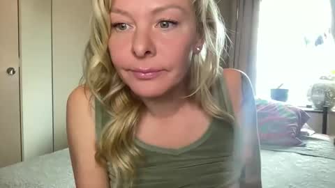 Snapshot of marasecrets chatting on March 17, 2026, 3:15 pm marasecrets online show from March 17, 2026, 3:15 pm