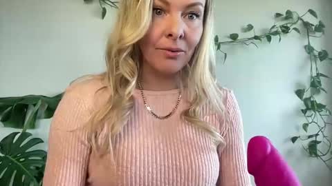 Snapshot of marasecrets chatting on May 14, 2026, 4:58 pm marasecrets online show from May 14, 2026, 4:58 pm