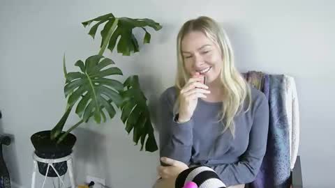 Snapshot of marasecrets chatting on May 20, 2026, 8:59 pm marasecrets online show from May 20, 2026, 8:59 pm