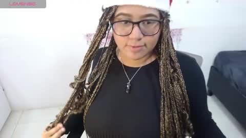 Mara Silk online show from December 17, 2025, 3:18 pm