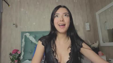 Marcela online show from December 5, 2025, 8:27 pm